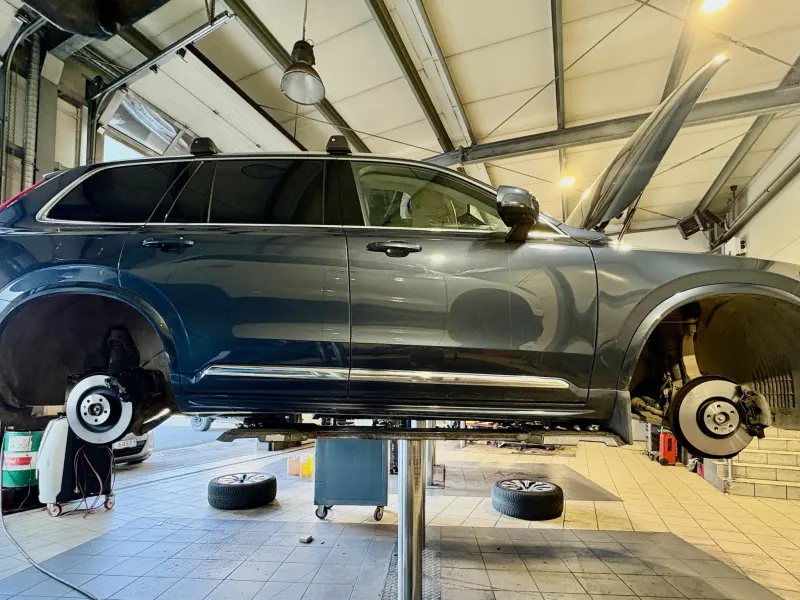 Przegląd kompleksowy i wymiana hamulców Volvo XC90