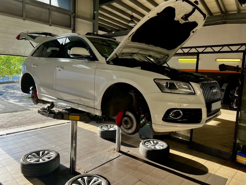 Przegląd serwisowy Audi w warsztacie