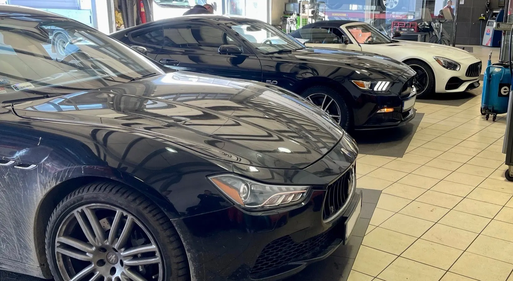 Diagnostyka komputerowa aut premium - Maserati i Mustang w serwisie